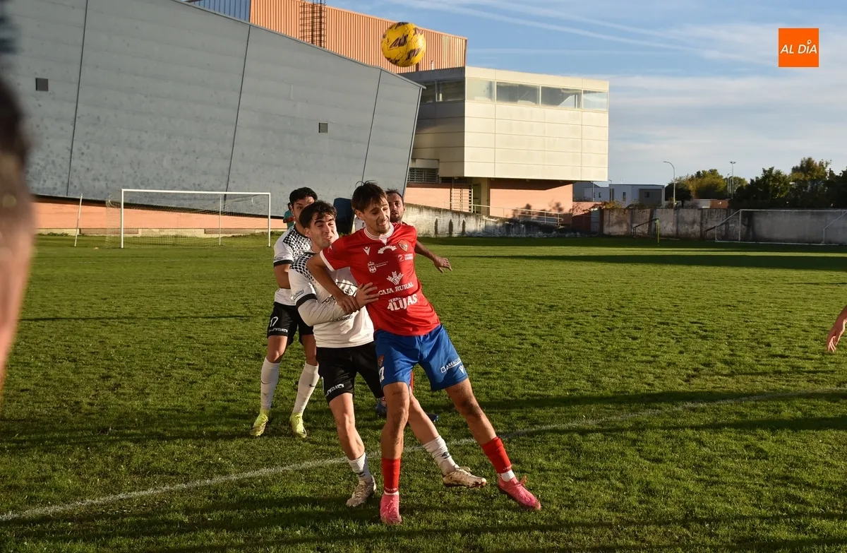 Foto 5 - Un grav&iacute;simo error de un linier facilita un duro correctivo del Benavente al Ciudad Rodrigo