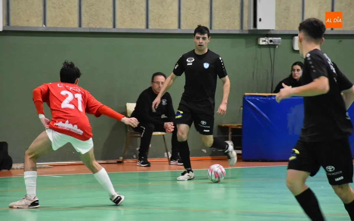 Foto 2 - Ins&oacute;lito 0-0 entre el III Senior y el FS Salamanca B tras un intens&iacute;simo partido