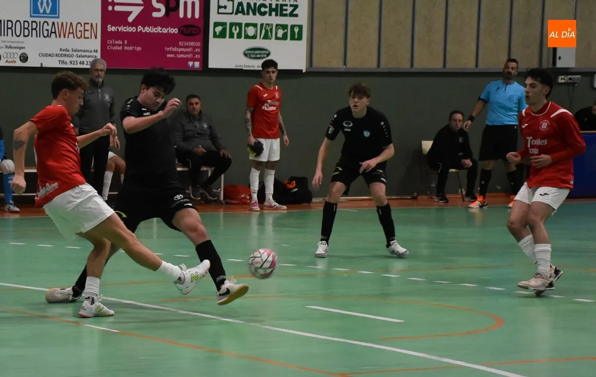 Foto 5 - Ins&oacute;lito 0-0 entre el III Senior y el FS Salamanca B tras un intens&iacute;simo partido