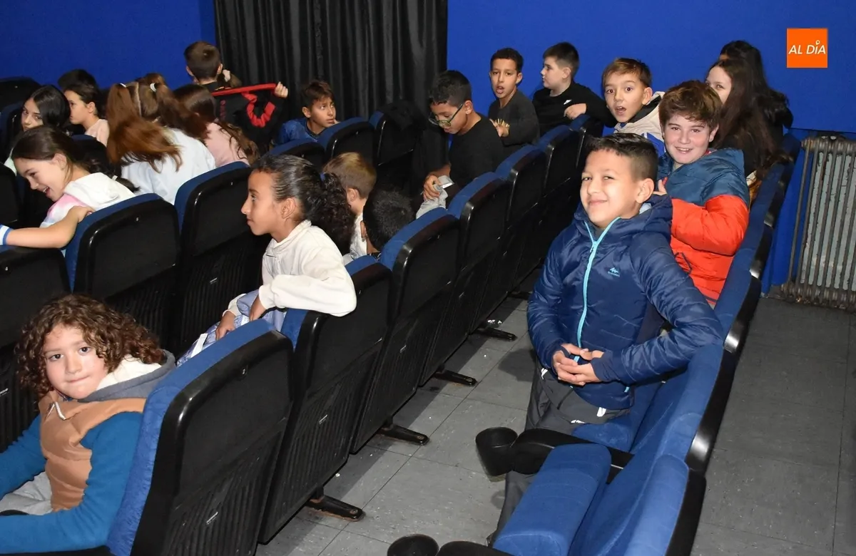 Foto 3 - Cerca de 400 escolares de Primaria abren las sesiones de EDUCAFICCI-ON en el Cine Juventud