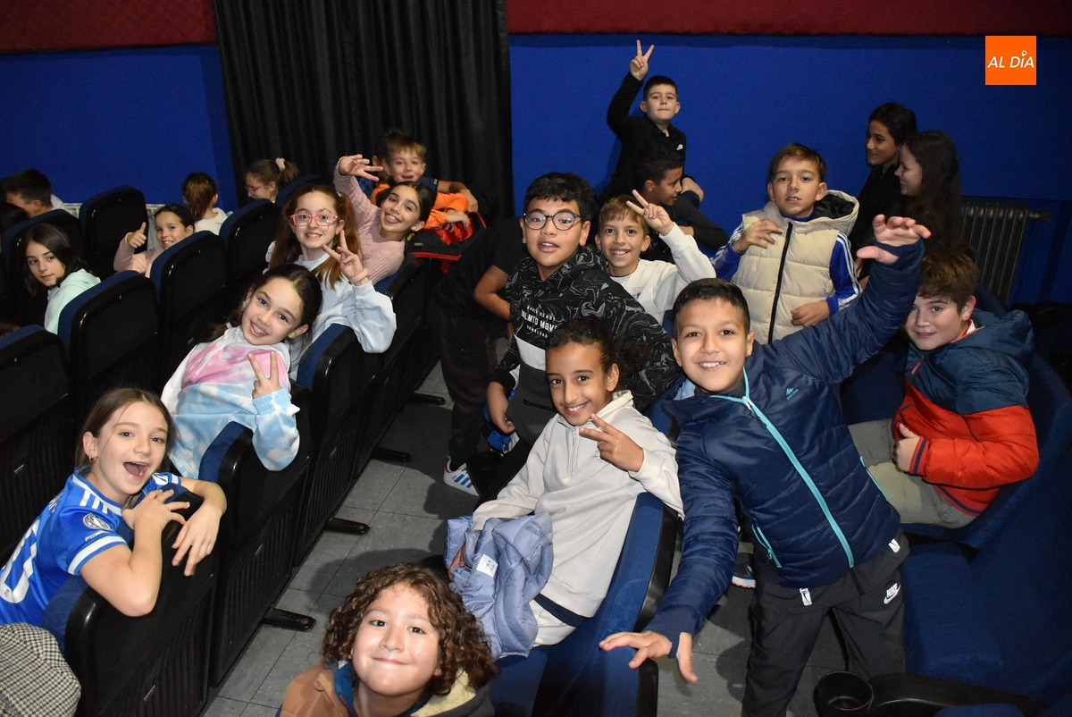 Cerca de 400 escolares de Primaria abren las sesiones de EDUCAFICCI-ON en el Cine Juventud