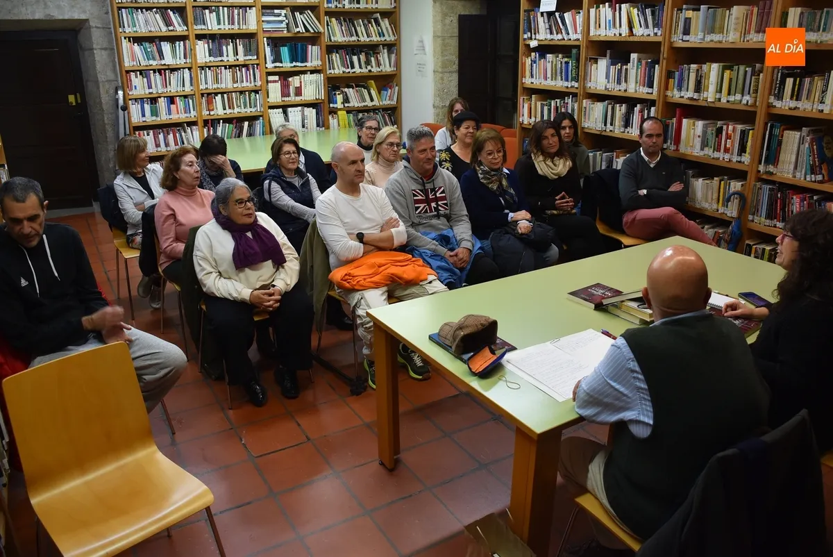 Foto 3 - Bernardo M. Sagrado presenta en Mirolibro &lsquo;Hombres de Musgo. Las dagas sacras&rsquo;