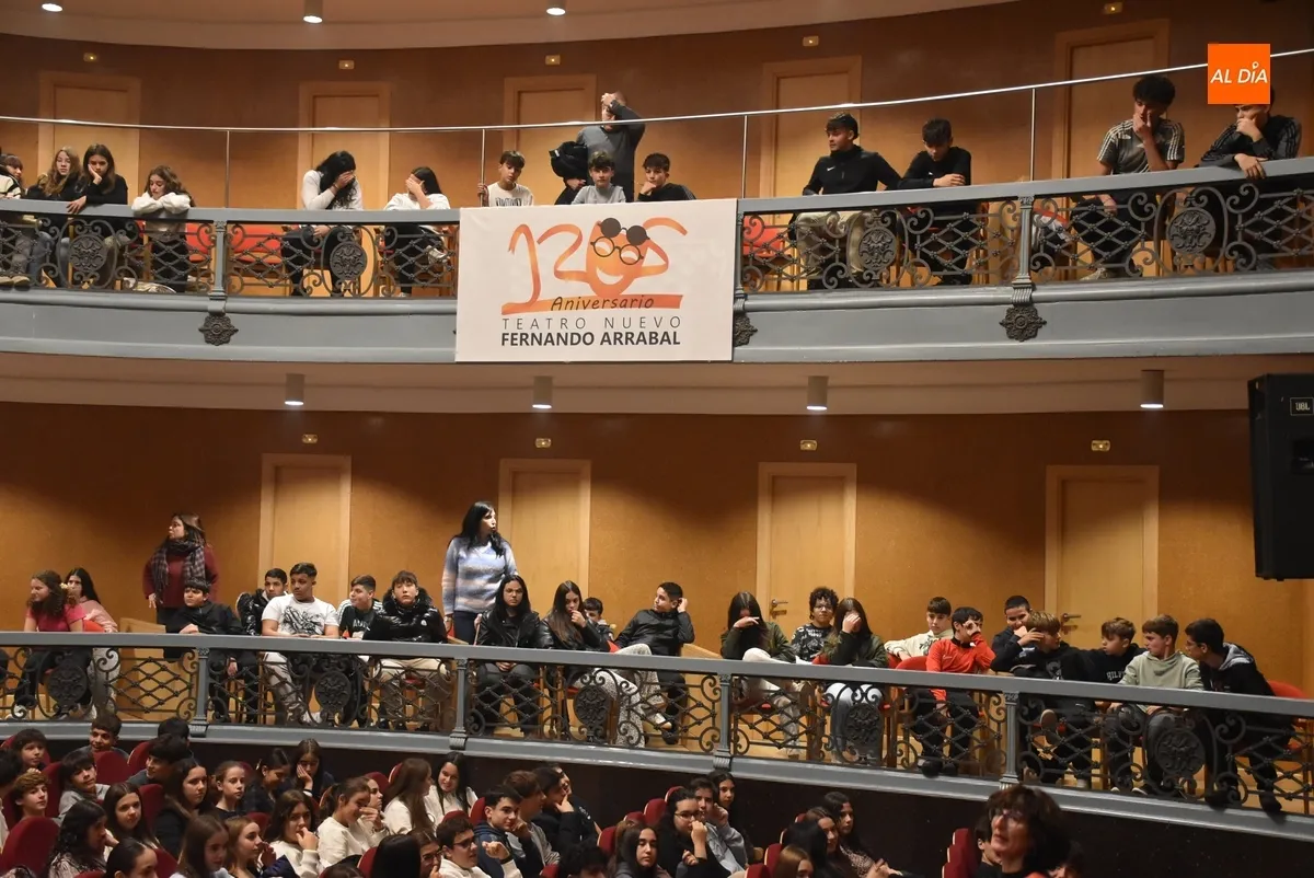 Foto 4 - Escolares de Secundaria se acercan a Don Quijote de la mano de Teatro de Poniente