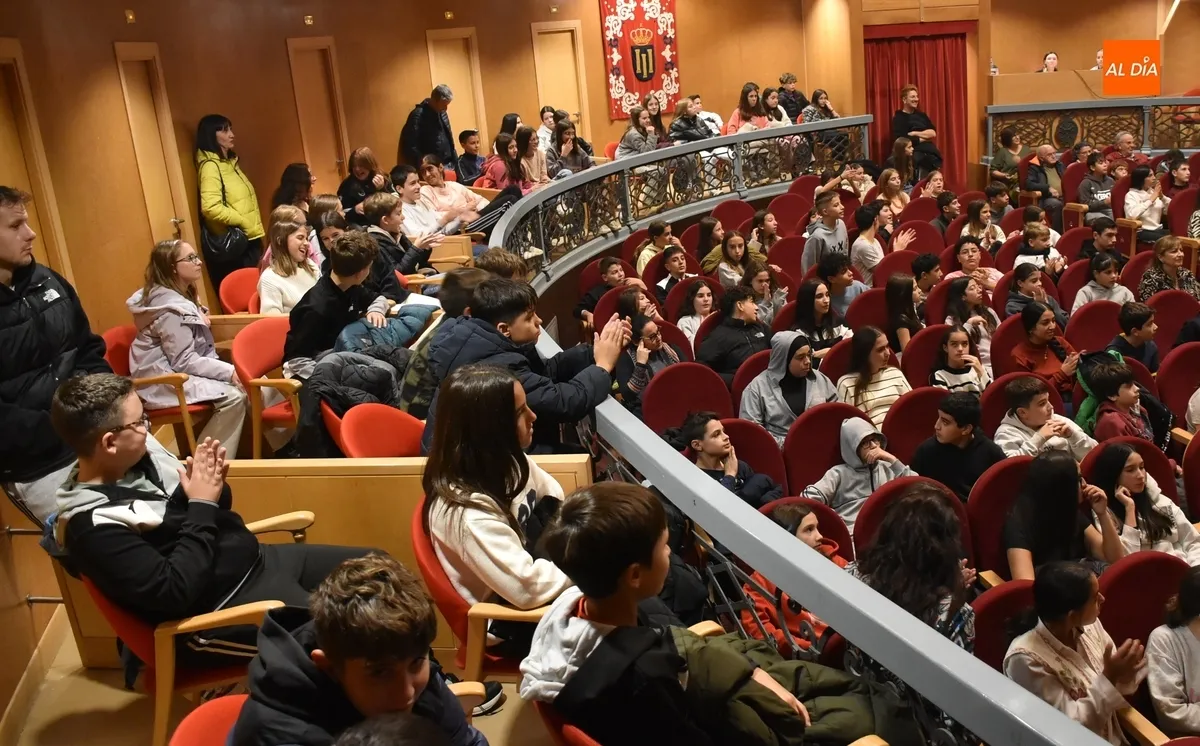 Foto 8 - Escolares de Secundaria se acercan a Don Quijote de la mano de Teatro de Poniente