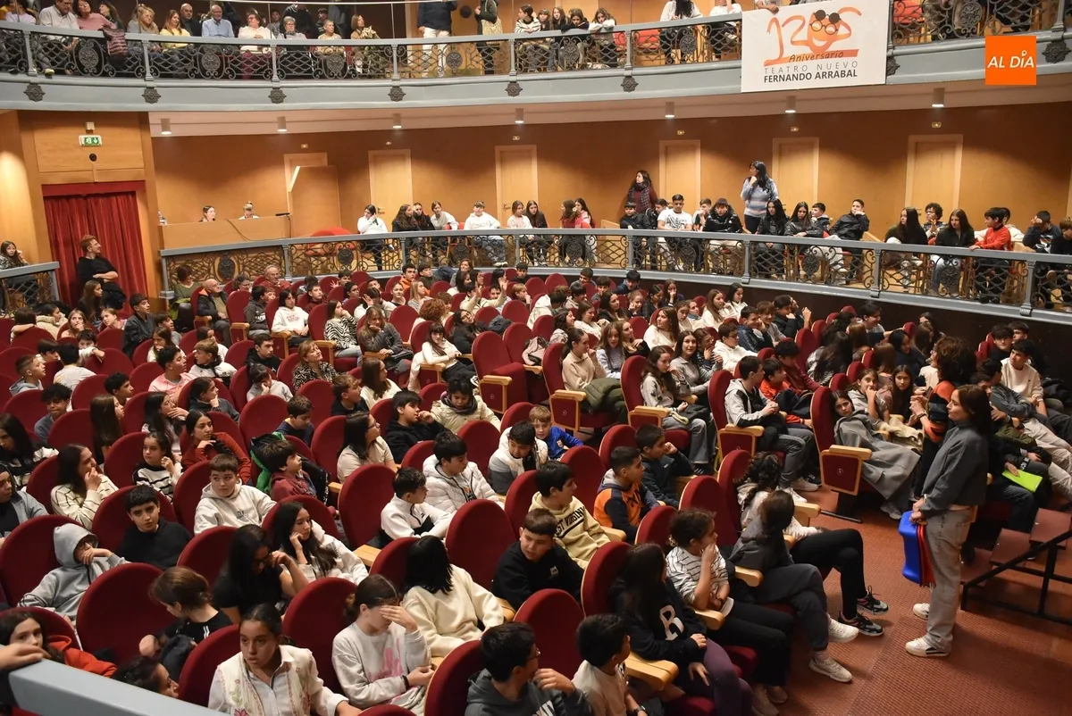 Foto 10 - Escolares de Secundaria se acercan a Don Quijote de la mano de Teatro de Poniente