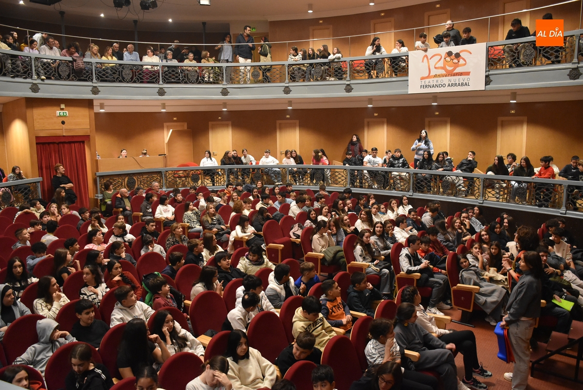 Escolares de Secundaria se acercan a Don Quijote de la mano de Teatro de Poniente
