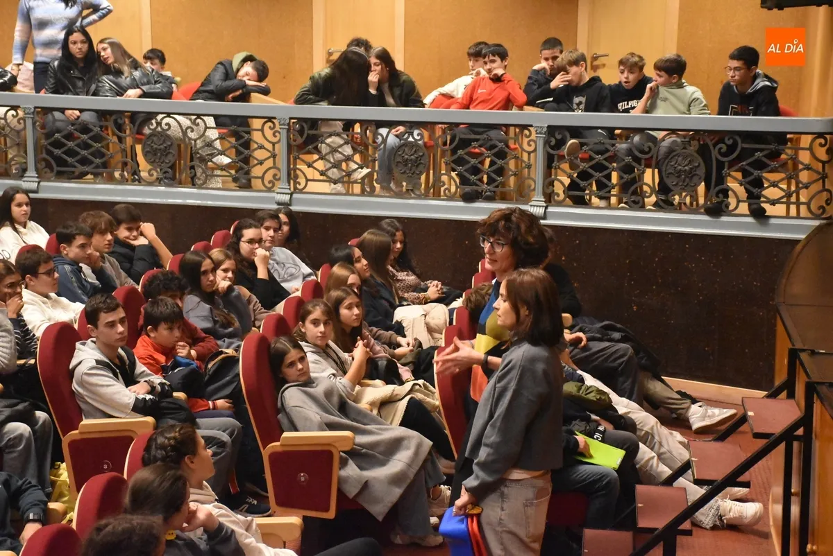 Foto 11 - Escolares de Secundaria se acercan a Don Quijote de la mano de Teatro de Poniente