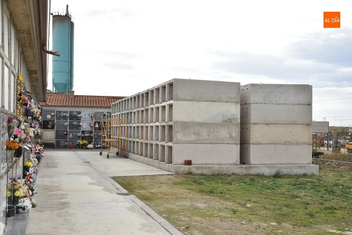 Foto 4 - En proceso de habilitaci&oacute;n 128 nuevos nichos en el Cementerio mirobrigense