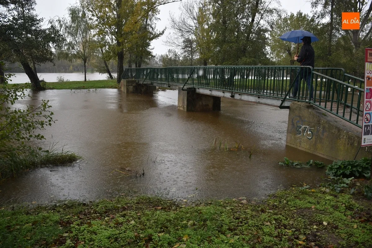 Foto 7 - El &Aacute;gueda pas&oacute; durante la madrugada de 4 a 200 metros c&uacute;bicos por segundo de caudal