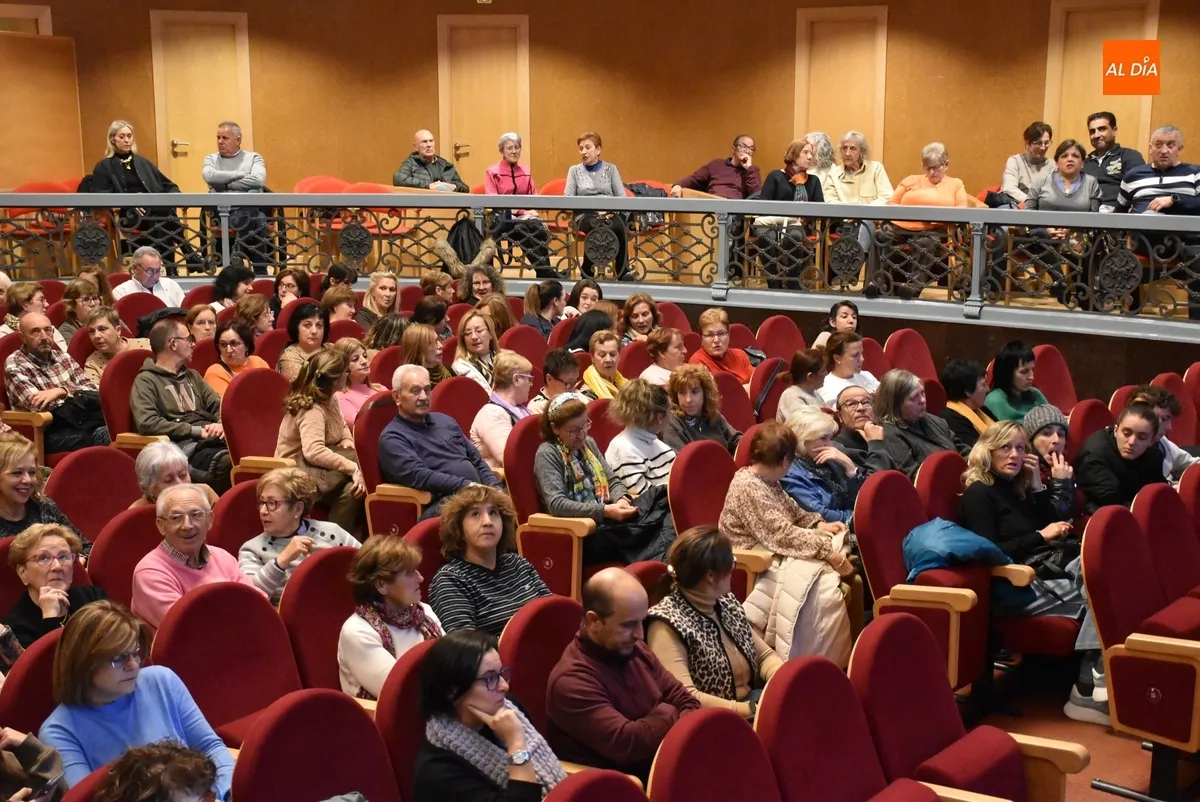 Foto 3 - Gran expectaci&oacute;n por la charla abierta impartida por Sof&iacute;a Cristo