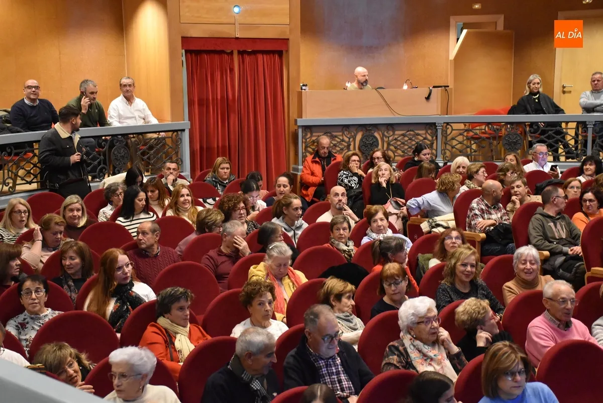 Foto 4 - Gran expectaci&oacute;n por la charla abierta impartida por Sof&iacute;a Cristo