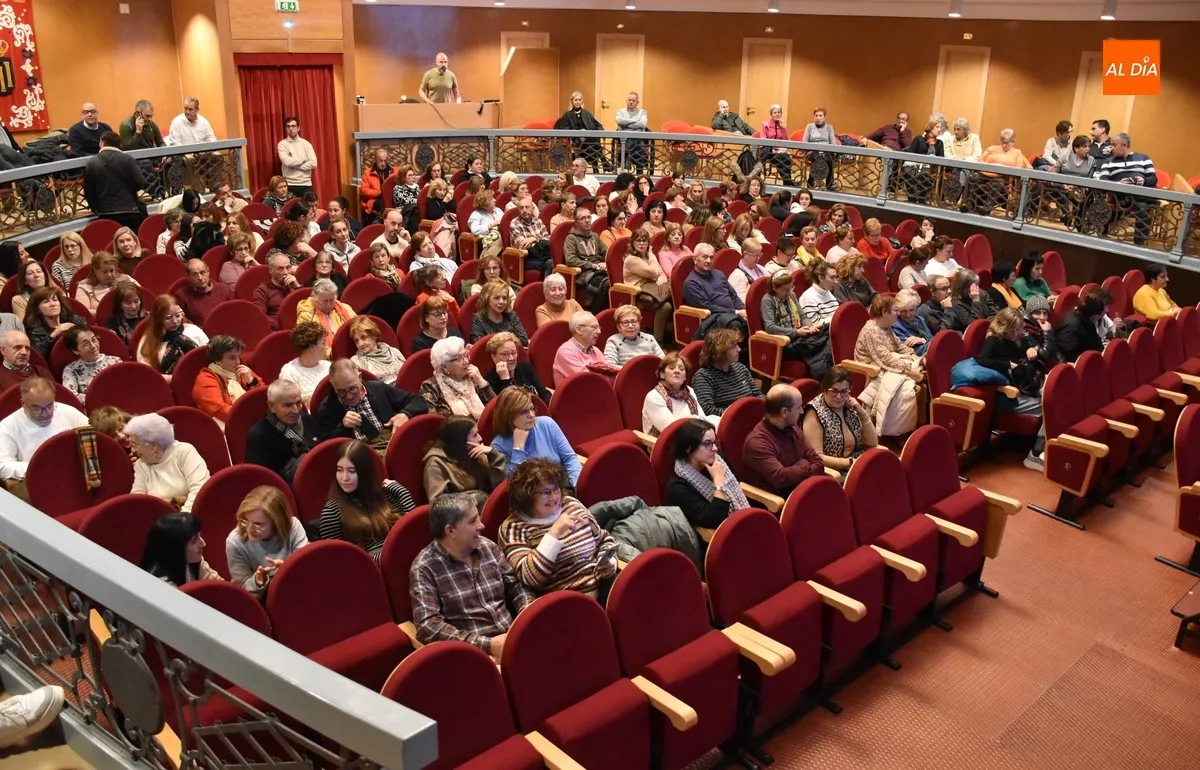 Foto 7 - Gran expectaci&oacute;n por la charla abierta impartida por Sof&iacute;a Cristo