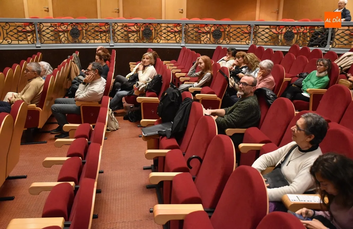Foto 5 - Alumnos de la Universidad Polit&eacute;cnica de Madrid asisten a la &uacute;ltima sesi&oacute;n de proyecci&oacute;n de FICCI-ON