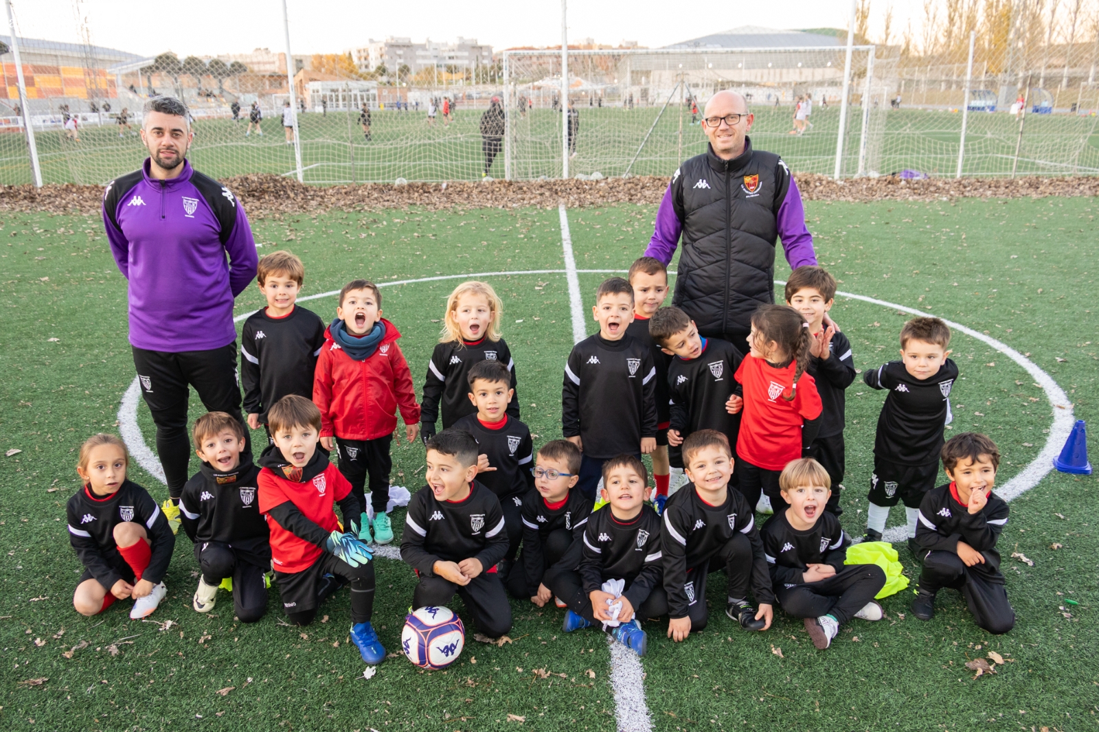 FOTOS | La familia del Sporting Carbajosa no para de crecer: de 27 chavales a 300 en 15 años para ser un referente en la provincia