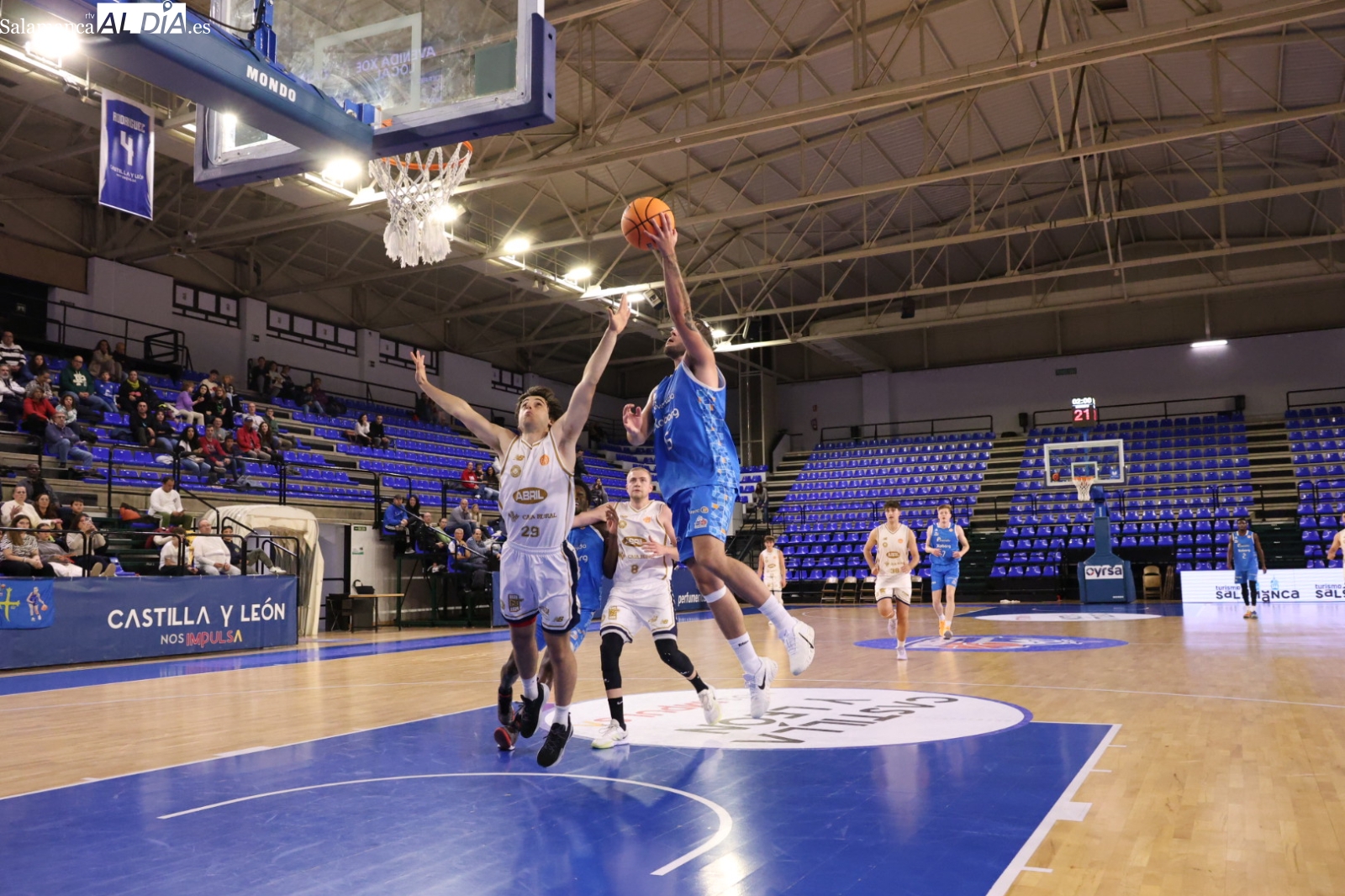 FOTOS | El Perfumerías Avenida Xoborg vence en Würzburg al Caja Rural RDL (101-68)
