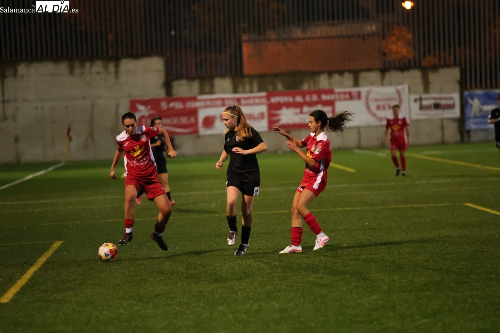 Foto 6 - FOTOS | El Navega remonta ante el Atl&eacute;tico Lince (2-1)