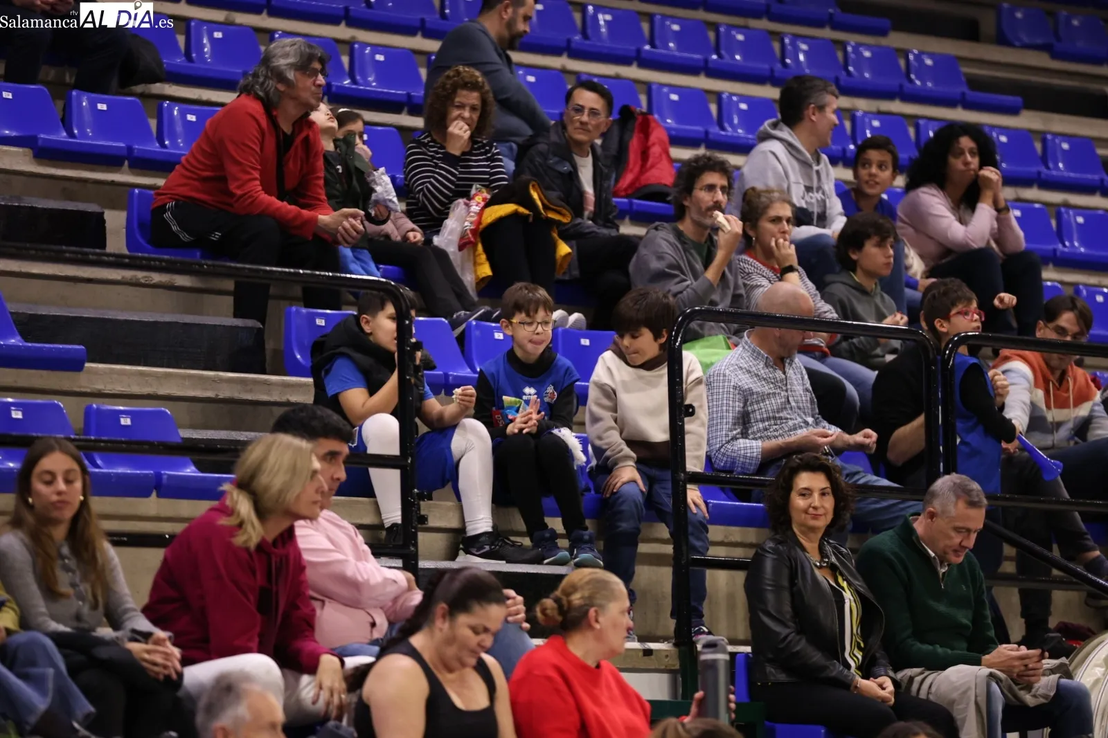 Foto 5 - FOTOS | &Aacute;lex Bellido debuta con el Perfumer&iacute;as Avenida Xoborg con una enorme victoria ante el Bosco (109-65)