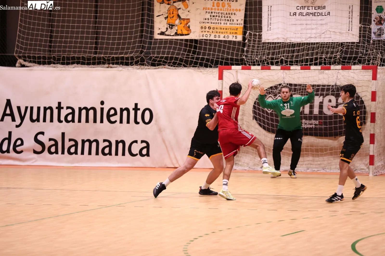 Foto 16 - FOTOS | El BM Salamanca compite hasta el final ante Covadonga (32-35)