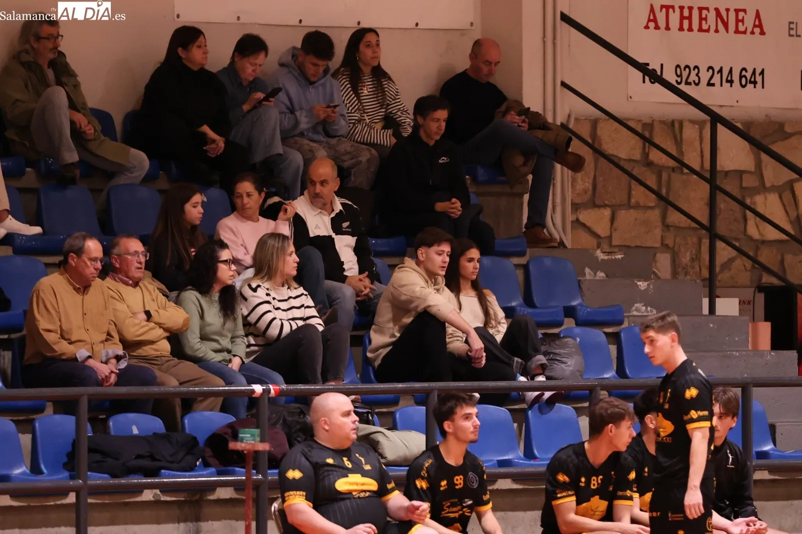 Foto 10 - FOTOS | El BM Salamanca compite hasta el final ante Covadonga (32-35)