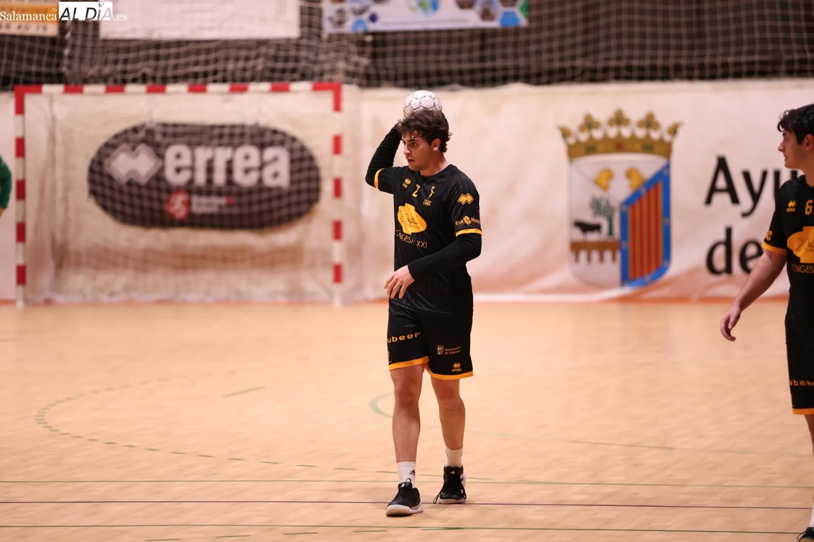 Foto 8 - FOTOS | El BM Salamanca compite hasta el final ante Covadonga (32-35)