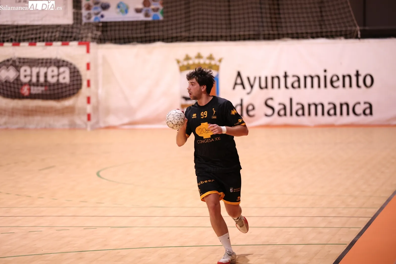 Foto 6 - FOTOS | El BM Salamanca compite hasta el final ante Covadonga (32-35)