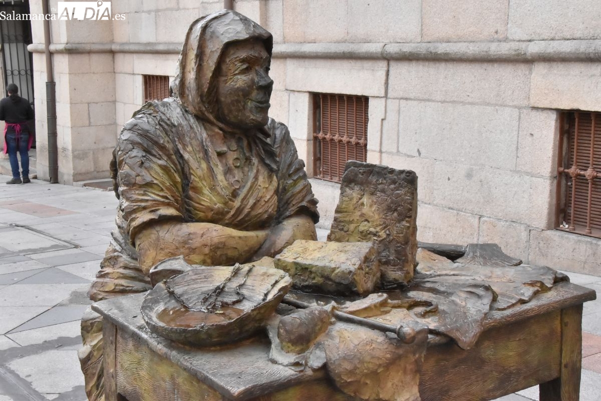 FOTOS | Estatua de la turronera en Salamanca: historia y autor