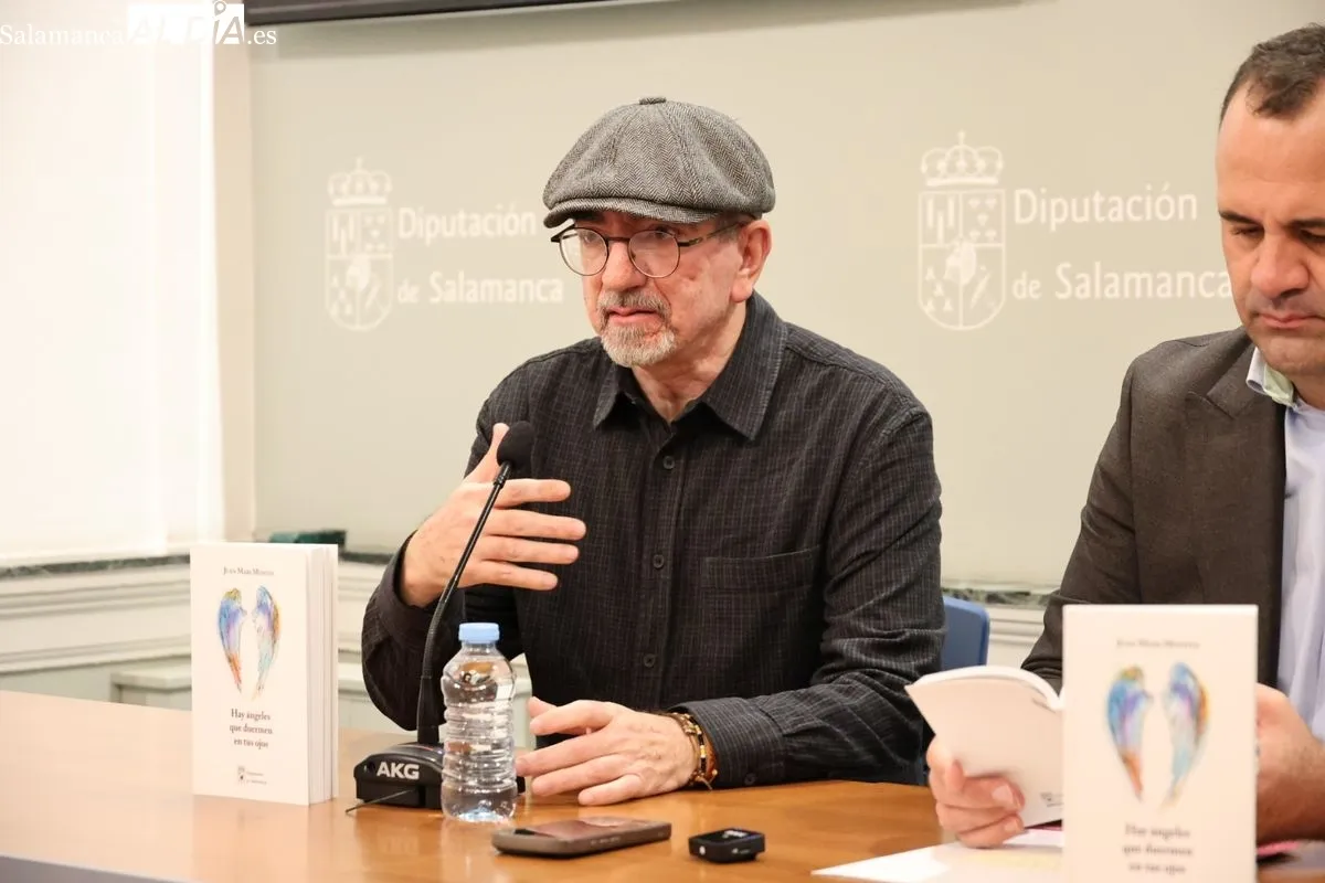 Juan Mari Montes ha reunido más de cuatro décadas de su trabajo poético en el libro Hay ángeles que duermen en tus ojos. Foto de David Sañudo