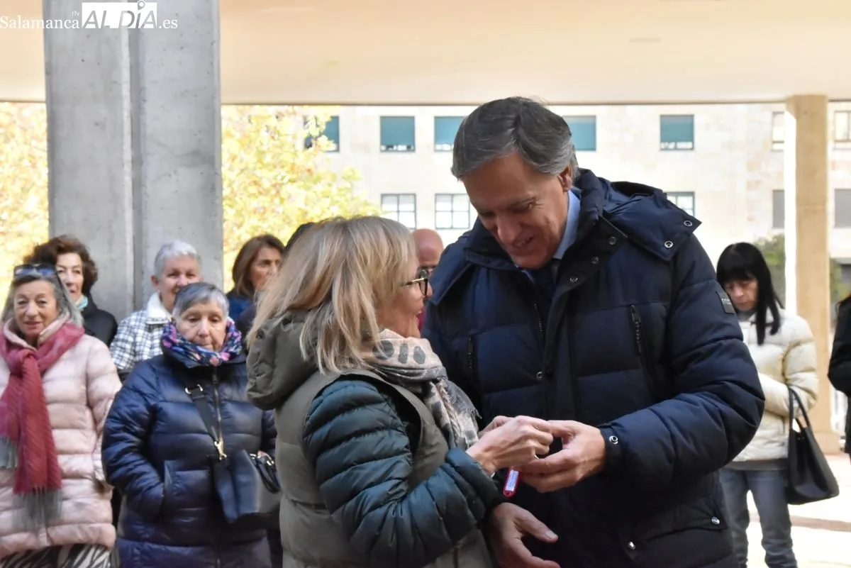 Emocionante entrega de las llaves de 48 viviendas para mayores y personas con movilidad reducida en Capuchinos. Foto de Vanesa Martins