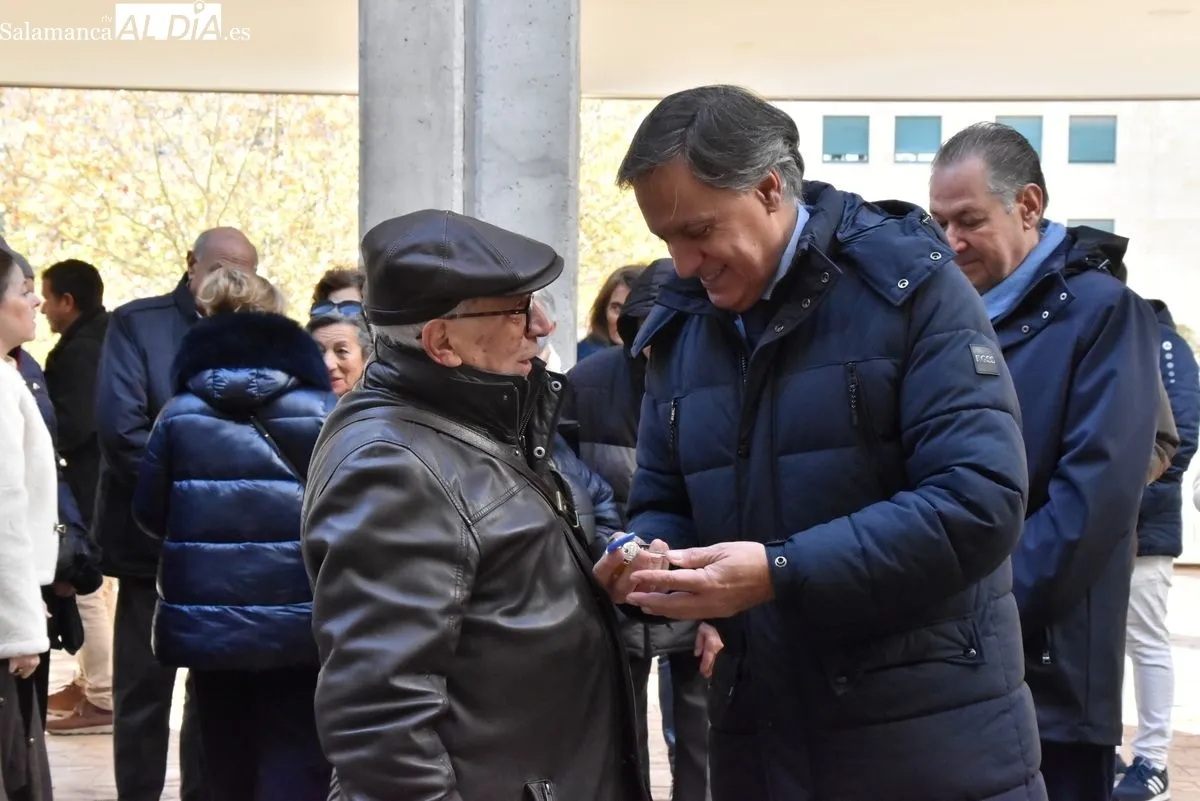 Emocionante entrega de las llaves de 48 viviendas para mayores y personas con movilidad reducida en Capuchinos. Foto de Vanesa Martins