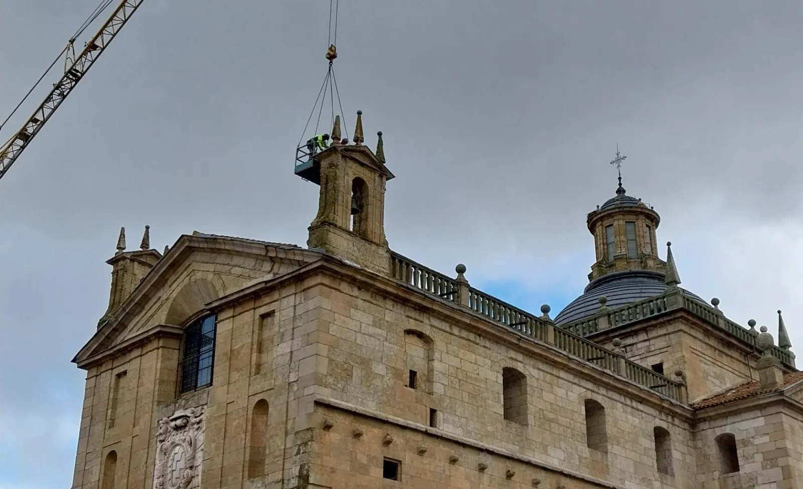 Foto 4 - La cubierta de la Iglesia de Cerralbo se somete a una actuaci&oacute;n de reparaci&oacute;n y limpieza