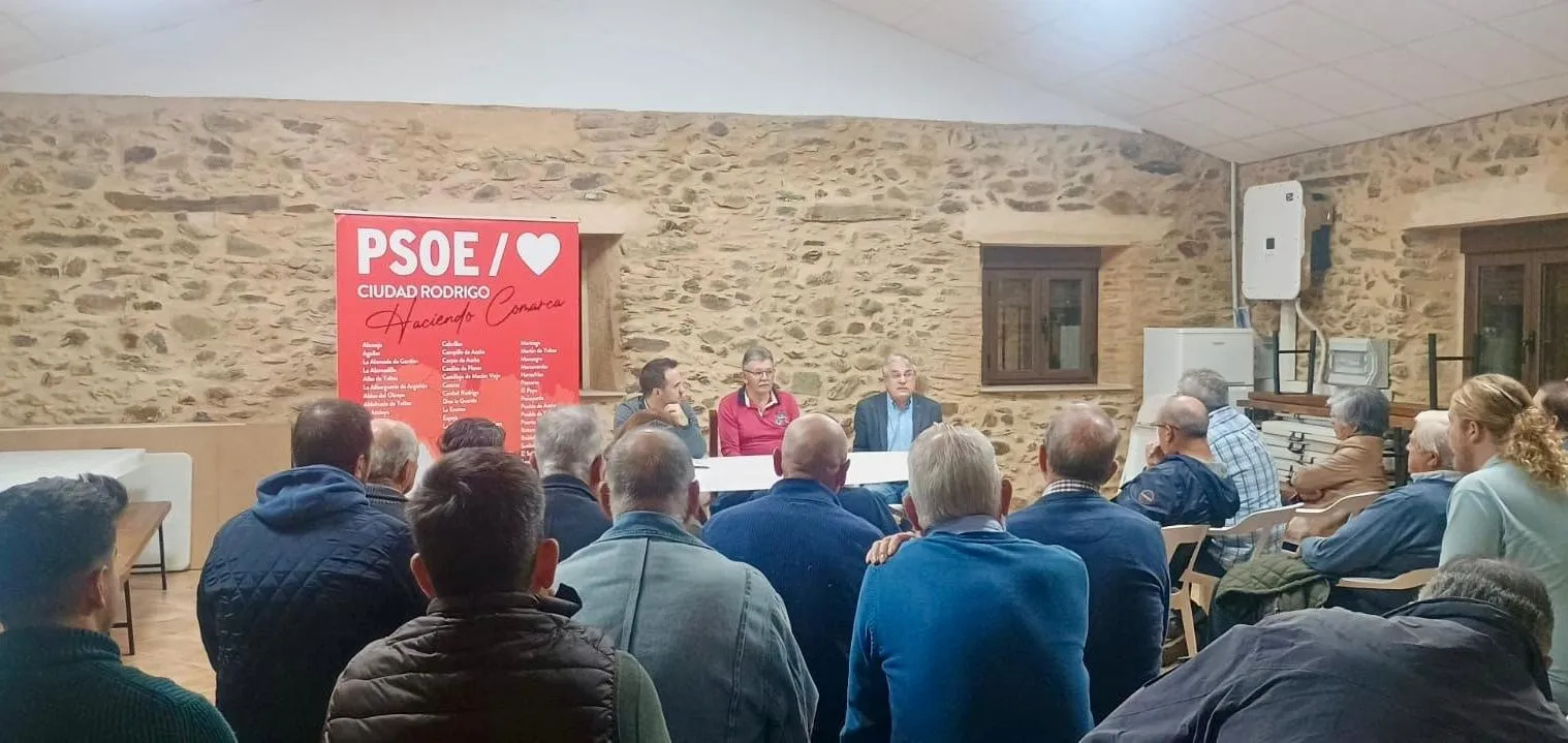 Foto 2 - Herguijuela de Ciudad Rodrigo acoge un nuevo encuentro de ediles comarcales del PSOE