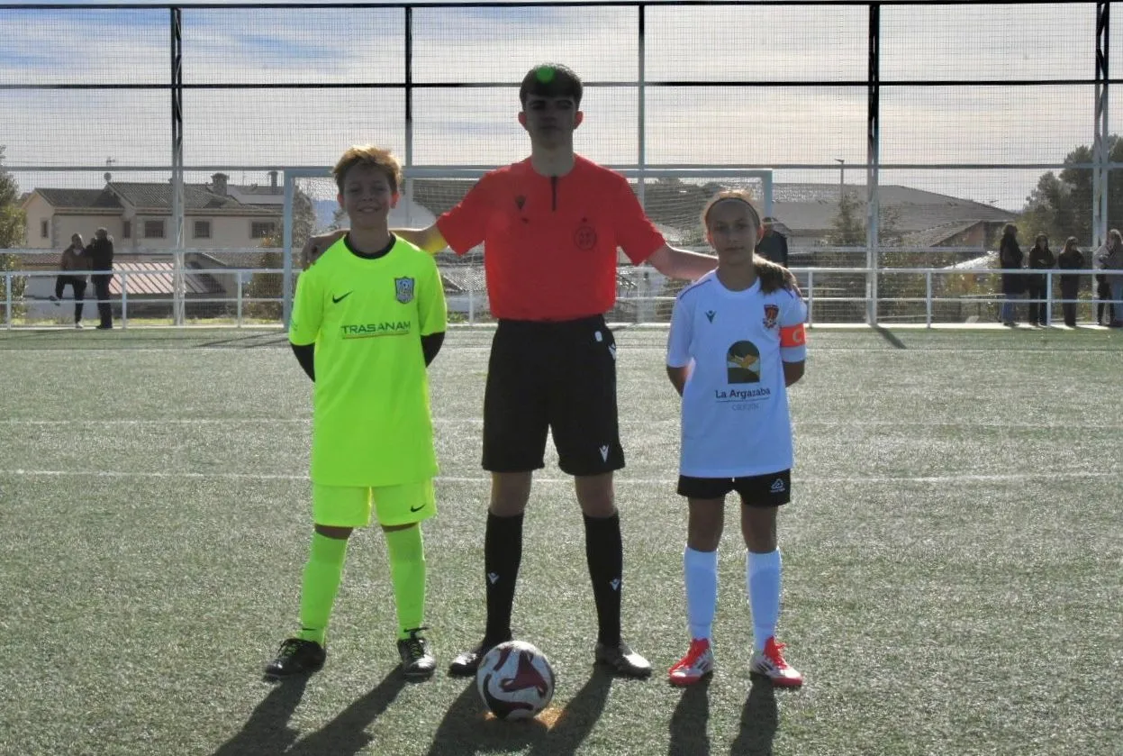 Foto 2 - El Alev&iacute;n B del Ciudad Rodrigo suma su primera victoria de la temporada