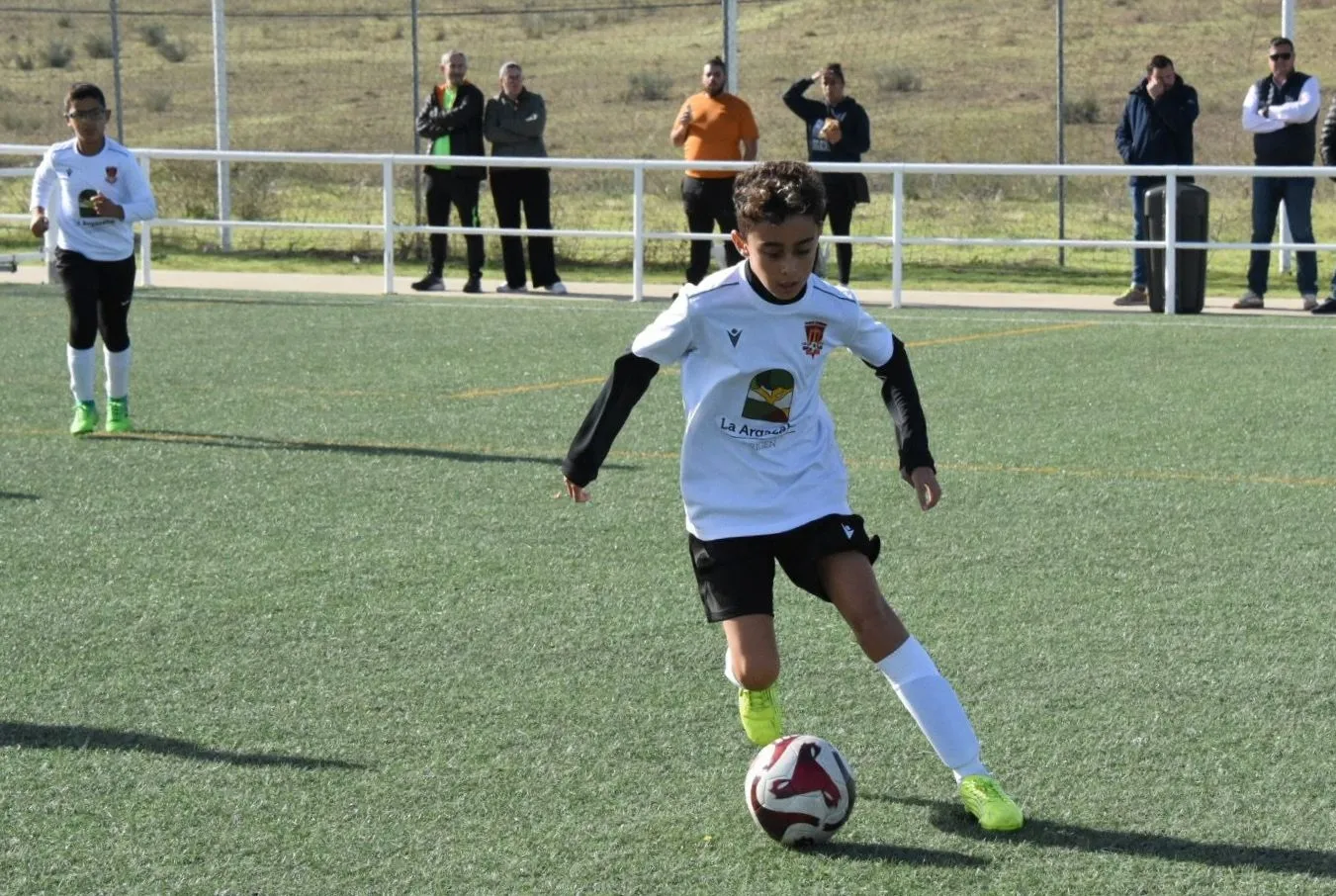 Foto 3 - El Alev&iacute;n B del Ciudad Rodrigo suma su primera victoria de la temporada