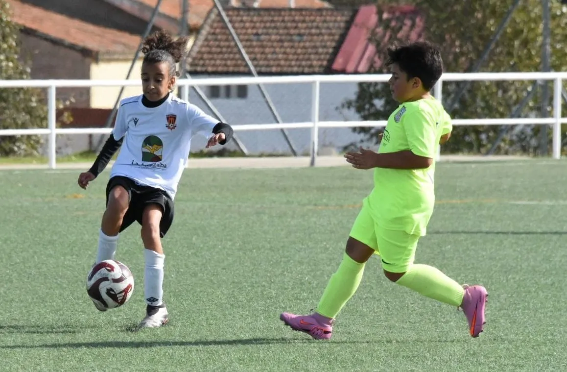 Foto 4 - El Alev&iacute;n B del Ciudad Rodrigo suma su primera victoria de la temporada