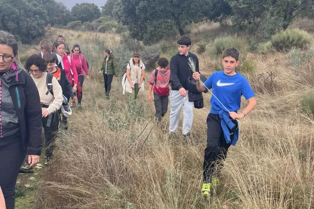 Foto 2 - Integrantes y familiares del Club de J&oacute;venes Ciclistas disfrutan de una jornada de convivencia
