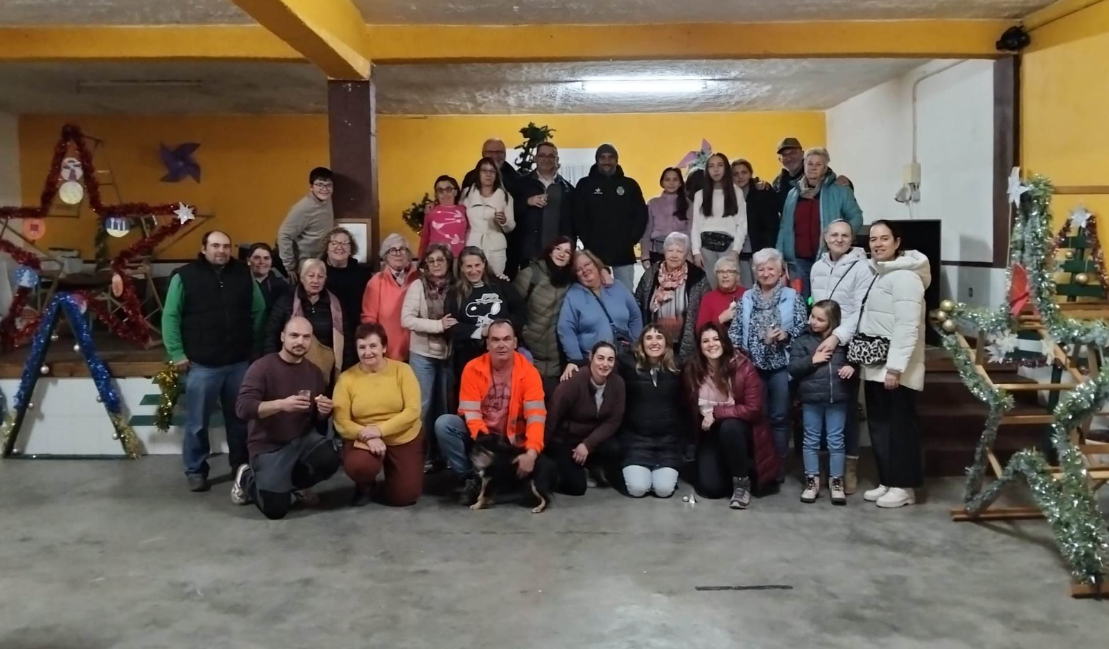 Aldea del Obispo lleva a cabo una convivencia decorativa navideña con Vale da Mula