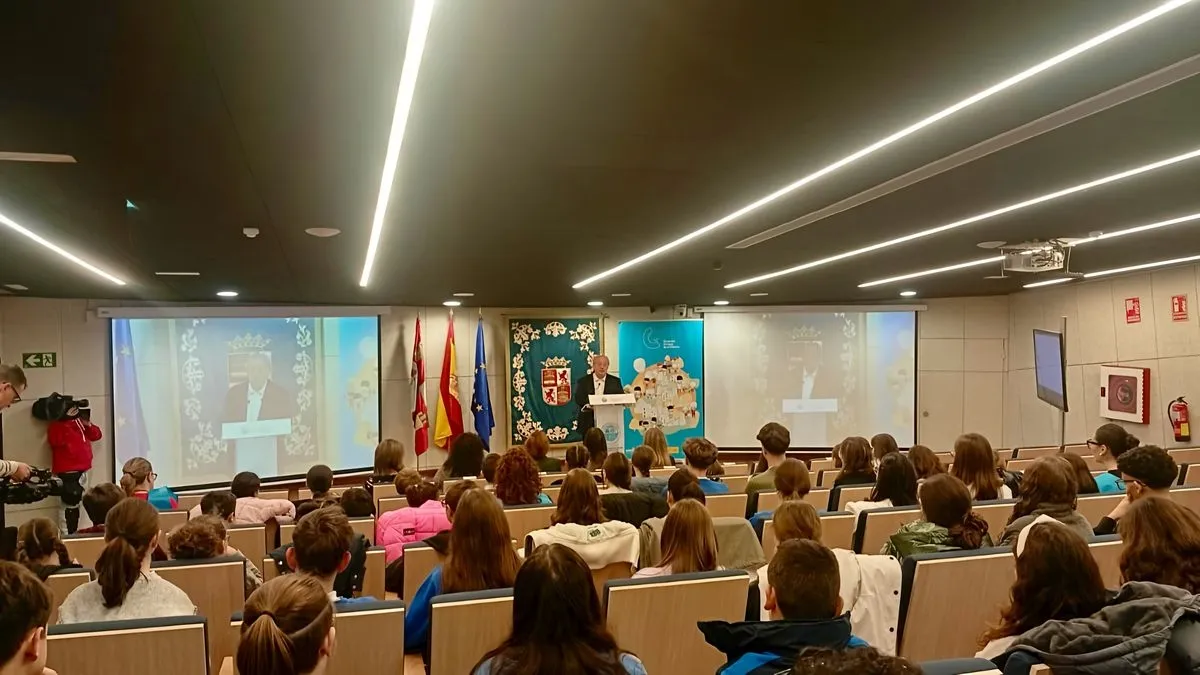 Foto 4 - Dos j&oacute;venes de Carbajosa, presentes en el Encuentro Auton&oacute;mico de Infancia y Adolescencia