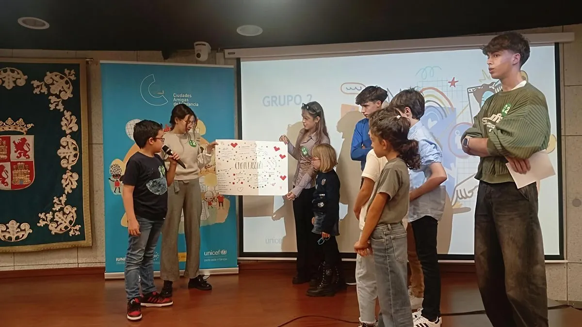 Foto 3 - Dos j&oacute;venes de Carbajosa, presentes en el Encuentro Auton&oacute;mico de Infancia y Adolescencia