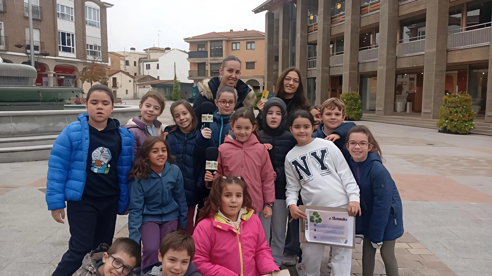 Más de 1.400 escolares de Salamanca disfrutan de la obra 'Bichitos' de Spasmo Teatro