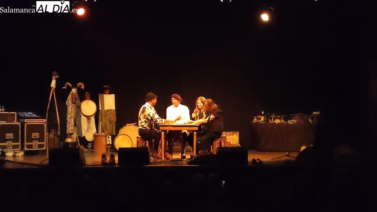 Mayalde hizo vibrar y bailar a Vitigudino con 'Los sonidos de la democracia' / CORRAL