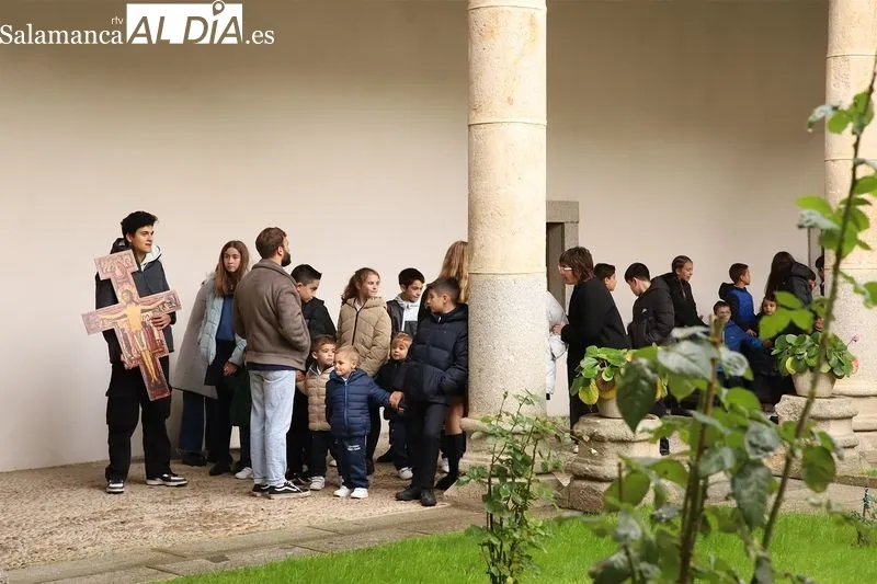 Foto 3 - Ni la lluvia frena la fiesta patronal del Colegio Santa Isabel