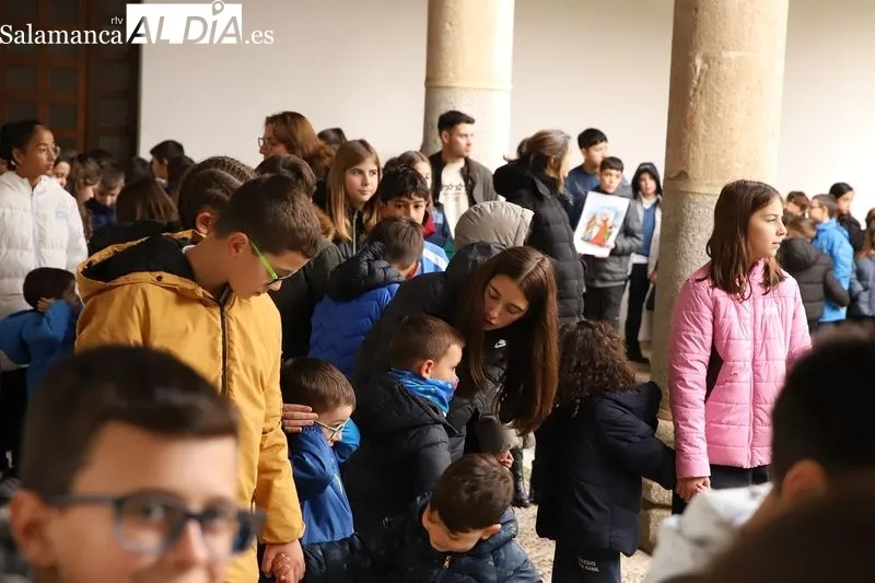Foto 6 - Ni la lluvia frena la fiesta patronal del Colegio Santa Isabel