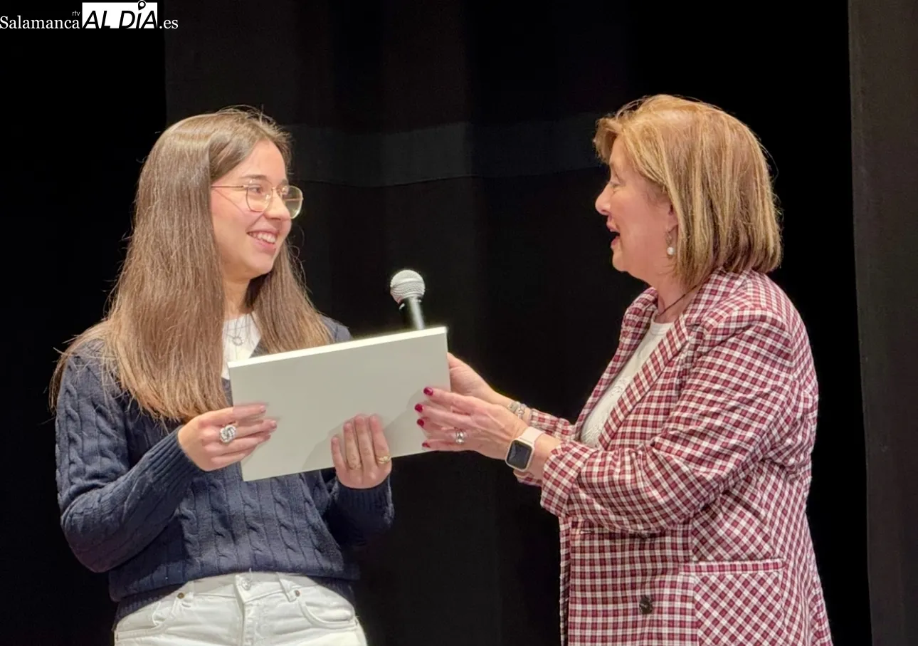 Foto 2 - Ane P&eacute;rez gana el Concurso de Relato Corto Juvenil del Festival &lsquo;Bracamonte en Negro&rsquo; con El Coleccionista