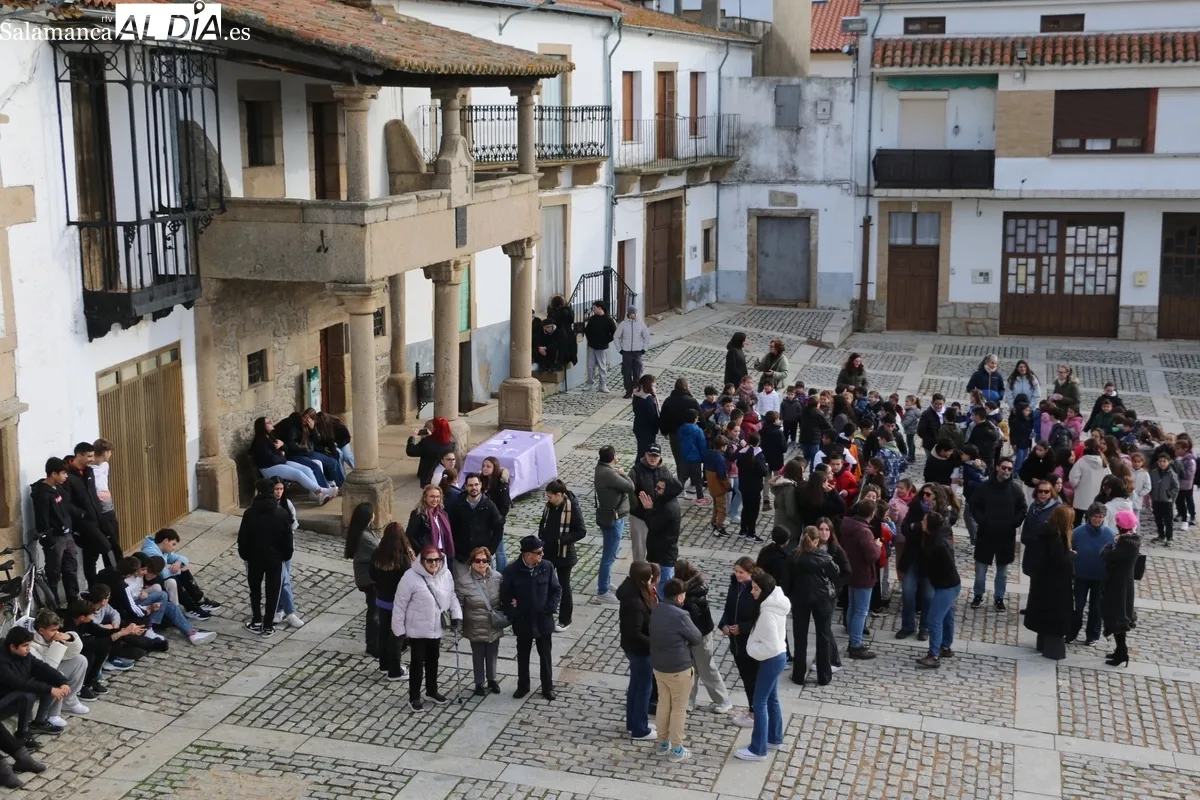 Lumbrales muestra su compromiso en la lucha para la eliminación de la violencia contra las mujeres / CORRAL