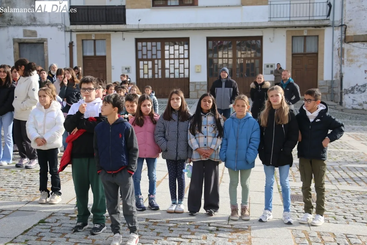 Lumbrales muestra su compromiso en la lucha para la eliminación de la violencia contra las mujeres / CORRAL