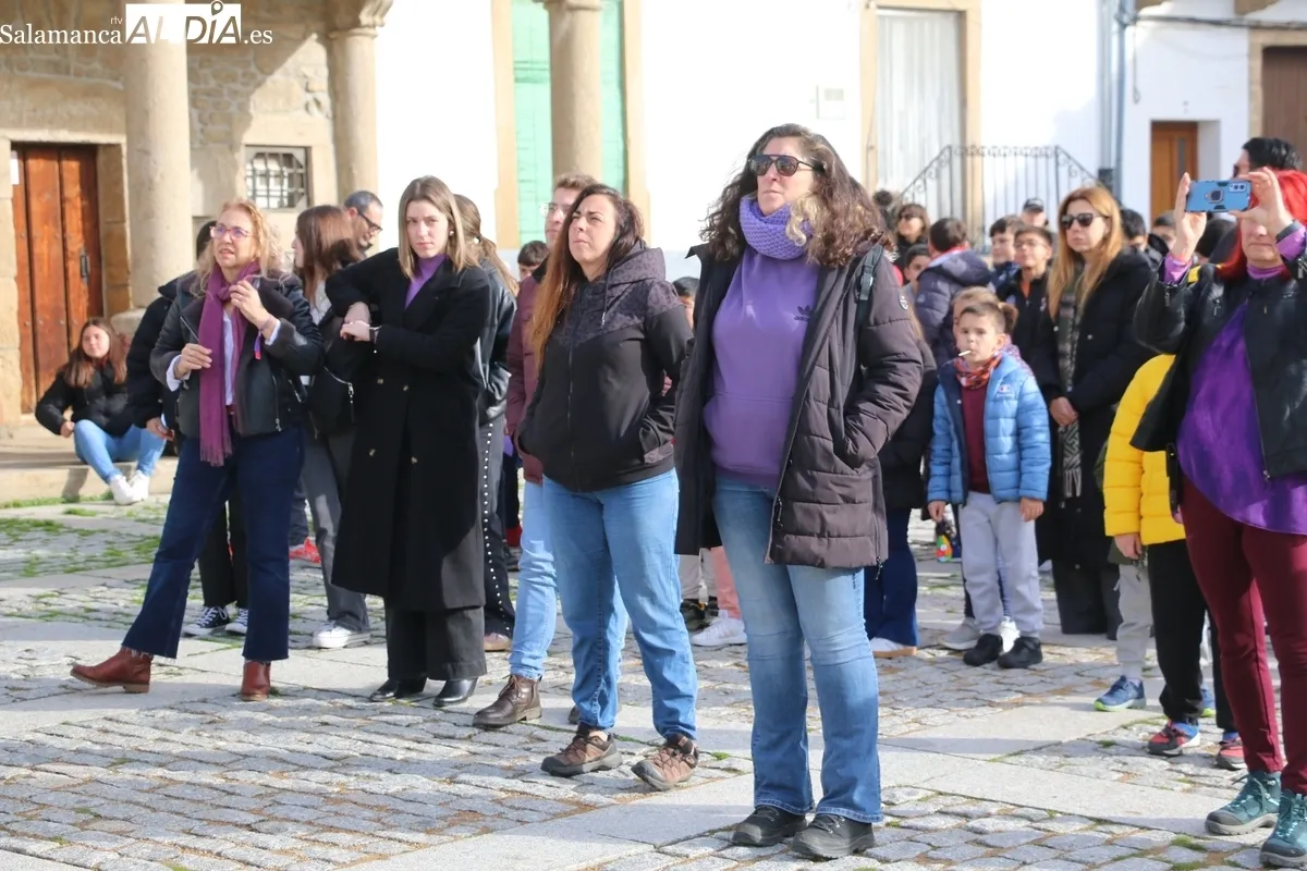 Lumbrales muestra su compromiso en la lucha para la eliminación de la violencia contra las mujeres / CORRAL