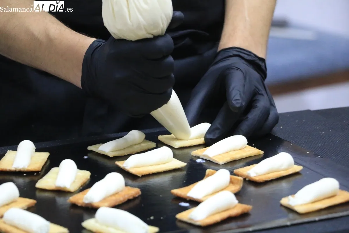 Excelente 'showcooking' micológico ofrecido por David Monaguillo en Lumbrales / CORRAL 