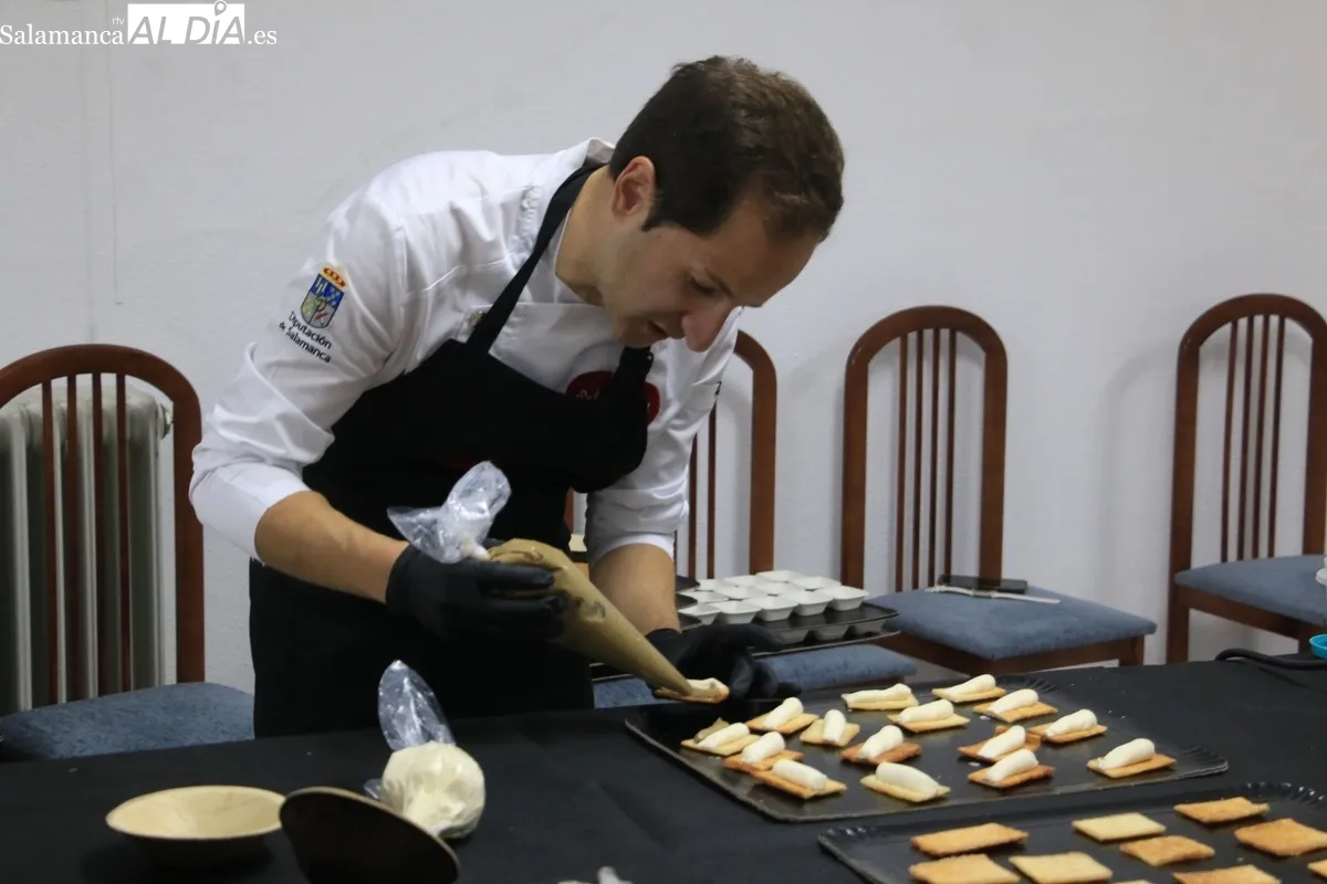 Excelente 'showcooking' micológico ofrecido por David Monaguillo en Lumbrales / CORRAL 