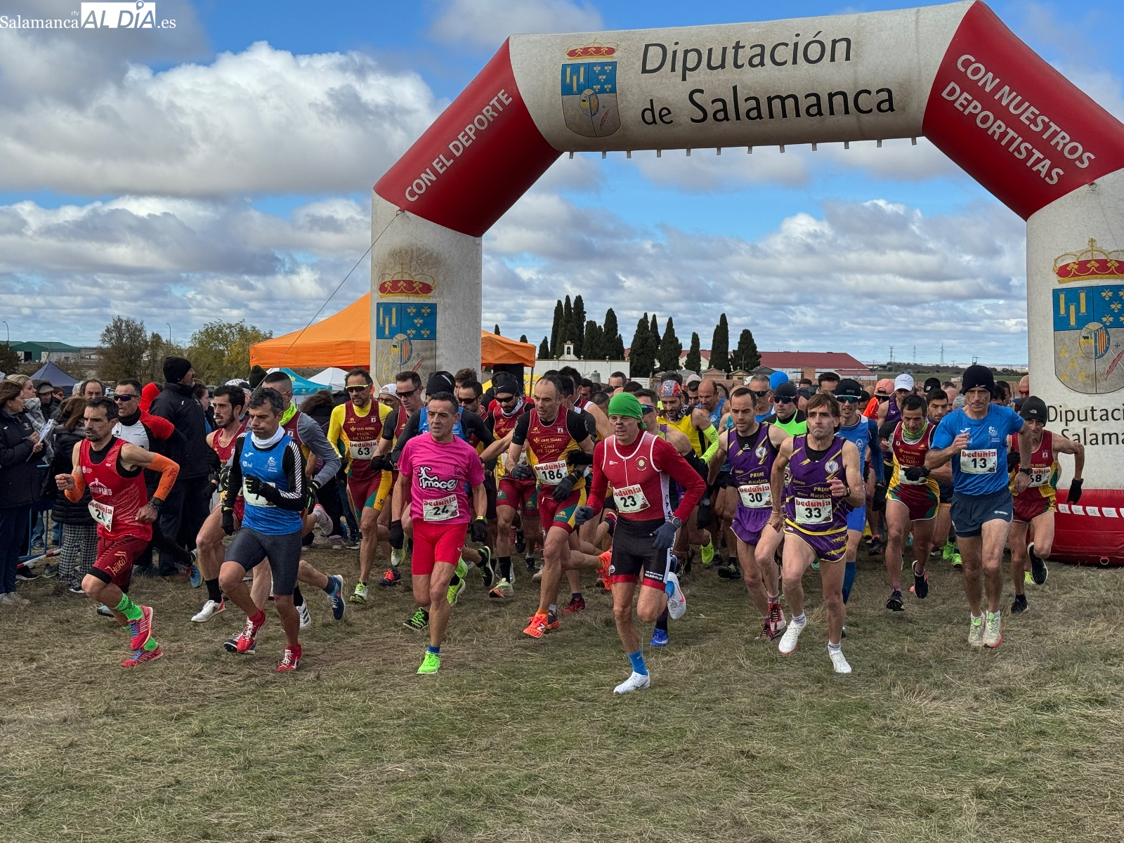 FOTOS | Roberto Bueno y Lucía Corral se llevan un animado VI Cross Popular Ciudad de Peñaranda