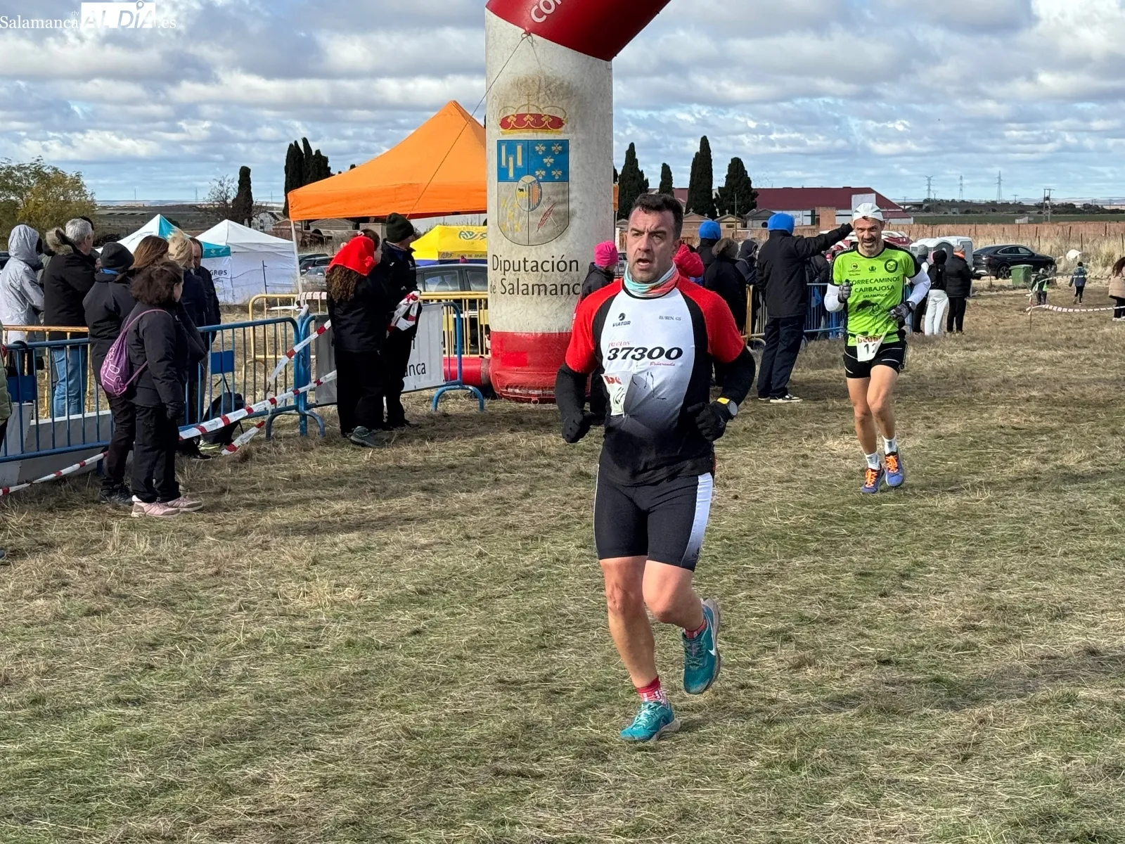 Foto 14 - FOTOS | Roberto Bueno y Luc&iacute;a Corral se llevan un animado VI Cross Popular Ciudad de Pe&ntilde;aranda